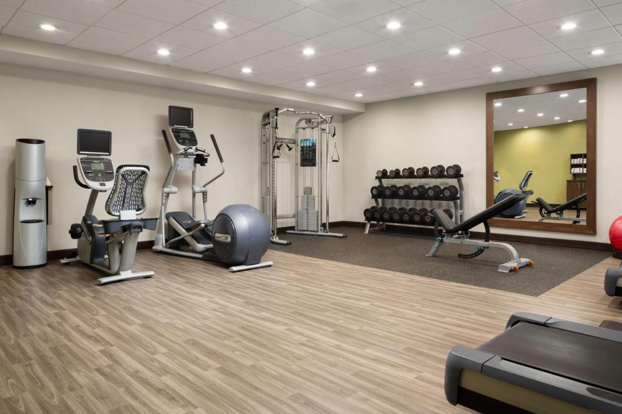 Hampton Inn Fairfax City Екстер'єр фото